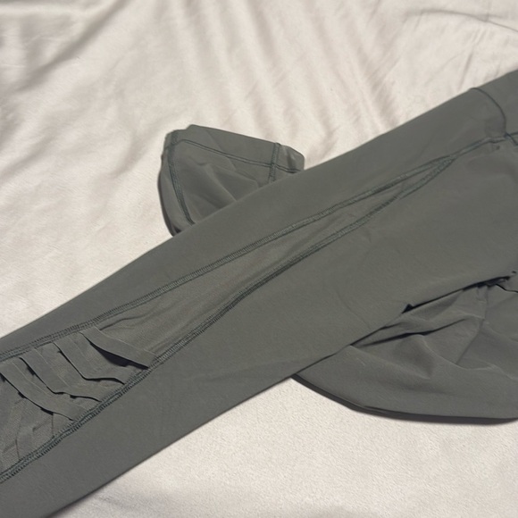 Lululemon 8. Capri Leggings olive green high waist - Picture 8 of 8